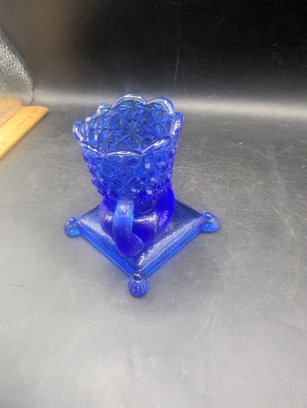 Vtg  Cobalt Blue Richards Hartley Daisy Button Toothpick Holder Otter On Pillow